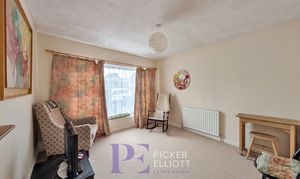 Roseway, Stoke Golding, CV13 thumbnail photo