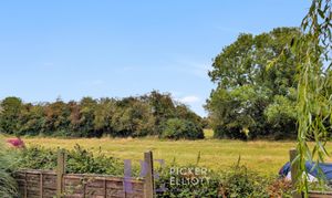 Roseway, Stoke Golding, CV13 thumbnail photo