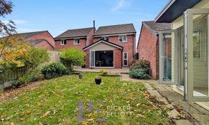 Bonneville Road, Hinckley, LE10 thumbnail photo