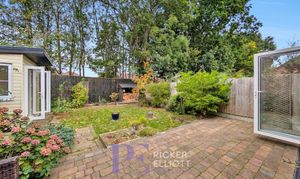Bonneville Road, Hinckley, LE10 thumbnail photo