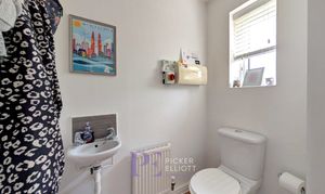 St. Francis Close, Hinckley, LE10 thumbnail photo