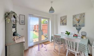 St. Francis Close, Hinckley, LE10 thumbnail photo