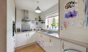 St. Francis Close, Hinckley, LE10 thumbnail photo