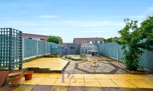 The Close, Barwell, LE9 thumbnail photo