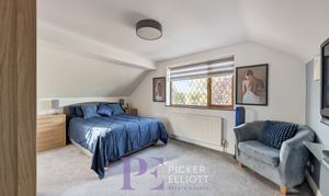 Roseway, Stoke Golding, CV13 thumbnail photo
