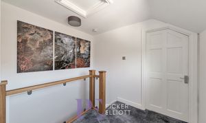 Roseway, Stoke Golding, CV13 thumbnail photo