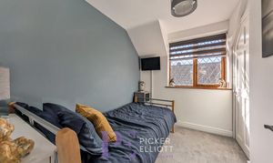 Roseway, Stoke Golding, CV13 thumbnail photo