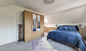 Roseway, Stoke Golding, CV13 thumbnail photo