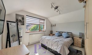 Roseway, Stoke Golding, CV13 thumbnail photo