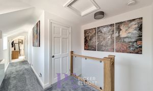 Roseway, Stoke Golding, CV13 thumbnail photo
