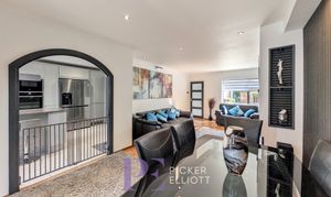 Roseway, Stoke Golding, CV13 thumbnail photo