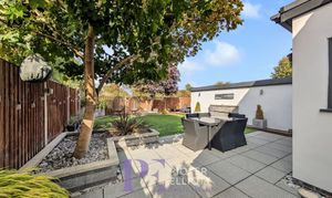 Roseway, Stoke Golding, CV13 thumbnail photo