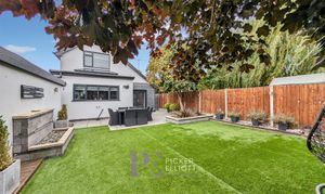 Roseway, Stoke Golding, CV13 thumbnail photo