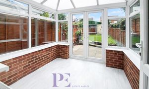 Willow Close, Burbage, LE10 thumbnail photo