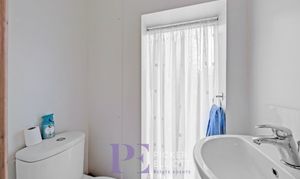 Tennyson Road, Hinckley, LE10 thumbnail photo