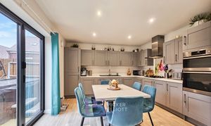 Fieldfare Road, Hinckley, LE10 thumbnail photo