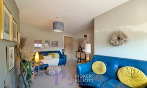 Tweedside Close, Hinckley, LE10 thumbnail photo
