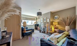Tweedside Close, Hinckley, LE10 thumbnail photo