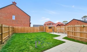 Skylark Road, Hinckley, LE10 photo