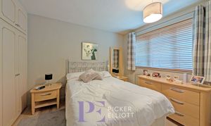 Lovetts Close, Hinckley, LE10 thumbnail photo