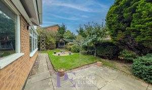 Lovetts Close, Hinckley, LE10 thumbnail photo