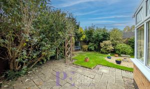 Lovetts Close, Hinckley, LE10 thumbnail photo