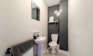 Jovian Drive, Hinckley, LE10 thumbnail photo
