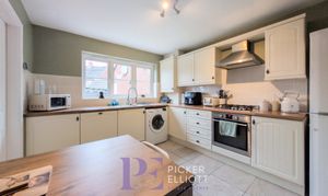 Jovian Drive, Hinckley, LE10 thumbnail photo
