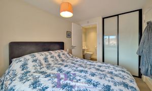 Holywell Fields, Hinckley, LE10 photo