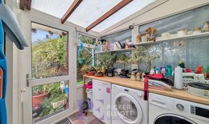 Hinckley Road, Sapcote, LE9 photo