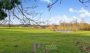 Hinckley Road, Sapcote, LE9 photo