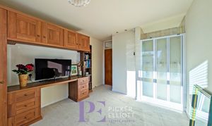 Grove Park, Burbage, LE10 photo