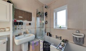 Barrie Road, Hinckley, LE10 photo