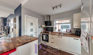 Barrie Road, Hinckley, LE10 photo