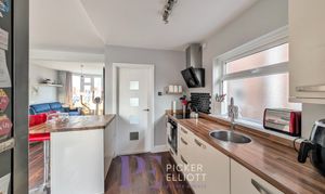 Barrie Road, Hinckley, LE10 photo