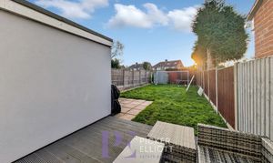 Barrie Road, Hinckley, LE10 photo