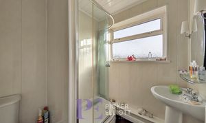 Outlands Drive, Hinckley, LE10 photo