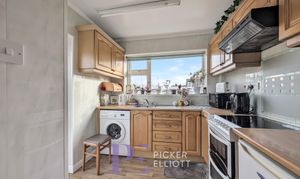 Outlands Drive, Hinckley, LE10 photo