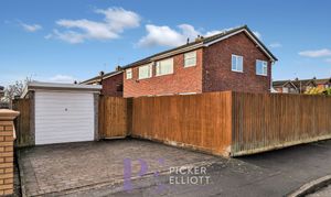 Outlands Drive, Hinckley, LE10 photo
