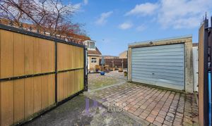 Azalea Walk, Burbage, LE10 photo