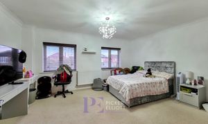 Richmond Gate, Hinckley, LE10 photo