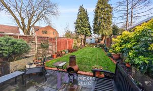 Beaumont Avenue, Hinckley, LE10 photo