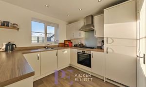 Slate Drive, Burbage, LE10 photo