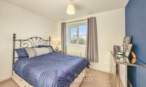 Slate Drive, Burbage, LE10 photo