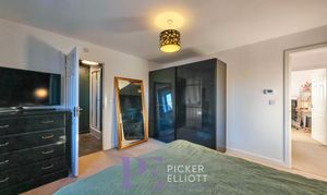 Slate Drive, Burbage, LE10 photo