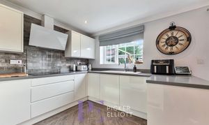 Clifton Way, Hinckley, LE10 photo