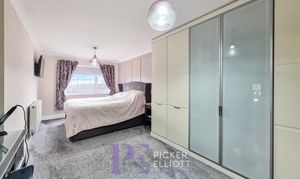 Clifton Way, Hinckley, LE10 photo