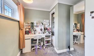 Clifton Way, Hinckley, LE10 photo