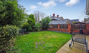 Victoria Road, Burbage, LE10 photo