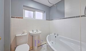 Lincoln Road, Barwell, LE9 photo